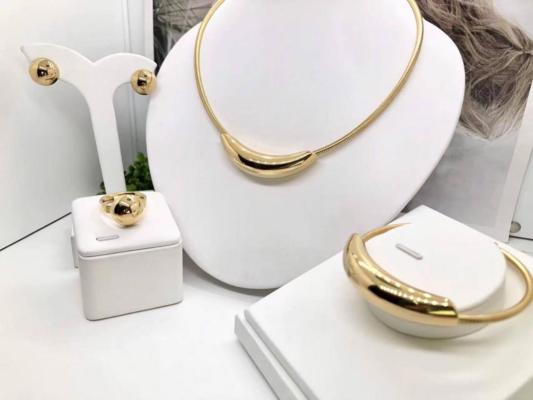 Ensemble Collier
